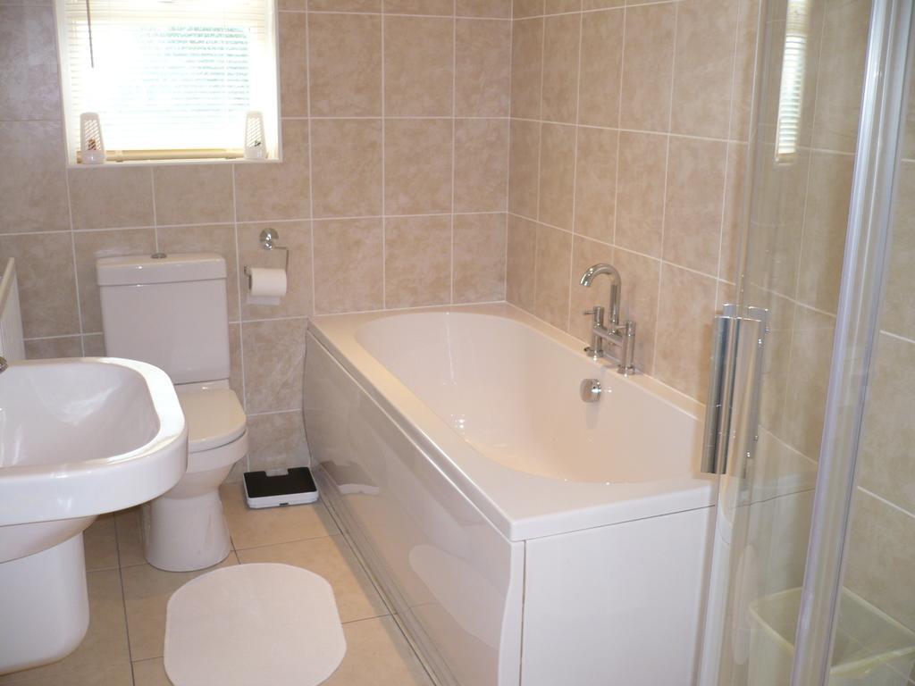 Craigalappan Cottages Holiday Home Бушмилс Номер фото